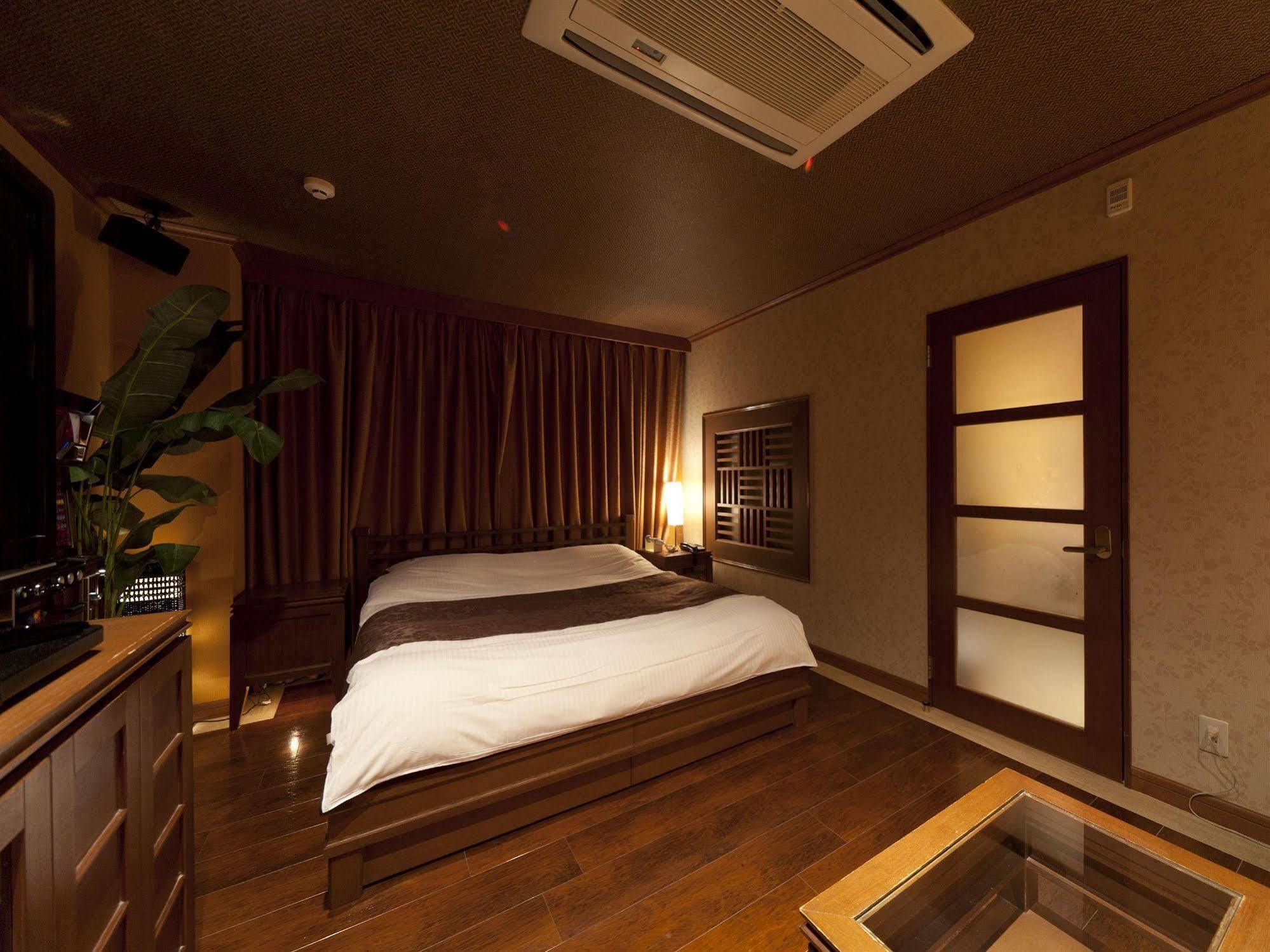 Hotel Grand Fine Kyoto Okazaki Heian Jingu Shrine (Adults Only) Bagian luar foto